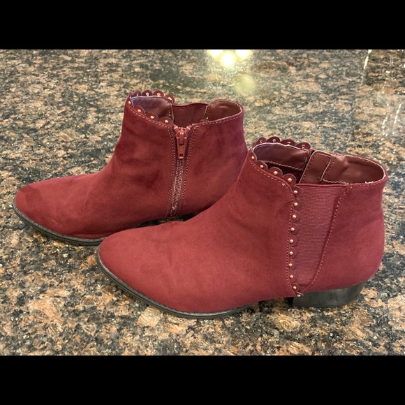 LC Lauren Conrad Burgundy Size 8 1/2M Ankle Boots - Picture 1 of 5